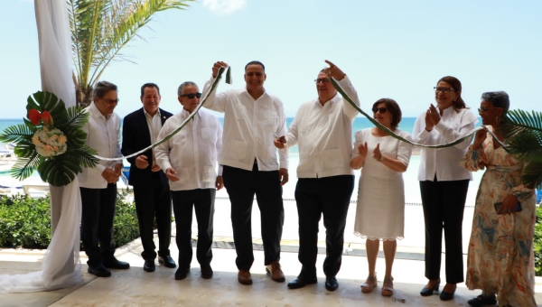 Porfirio Peralta invitado especial al lanzamiento del  proyecto turístico inmobiliario Caney Beach Home